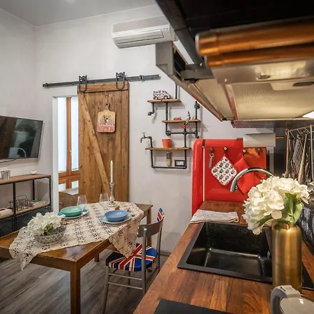 Apartment Civico 65 *