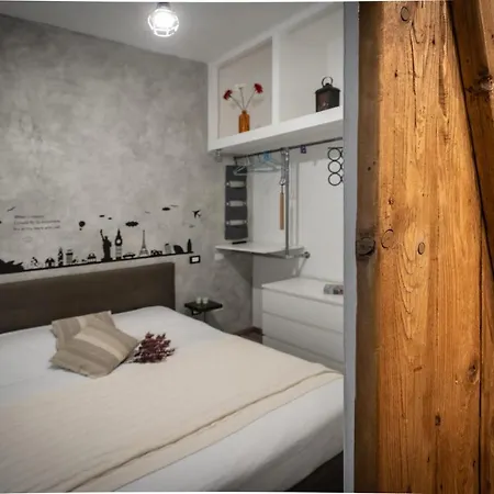 Apartment Civico 65 *